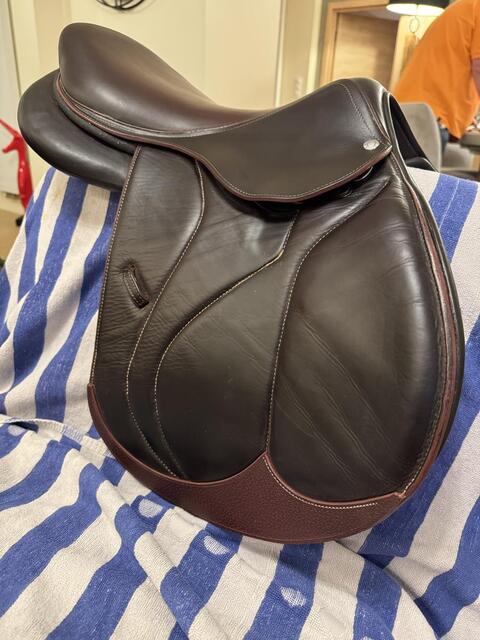 Selle Devoucoux Biarritz S 17,5 très bon état