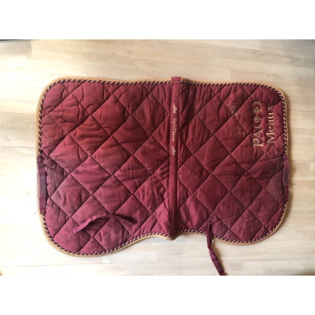 Tapis de selle rouge