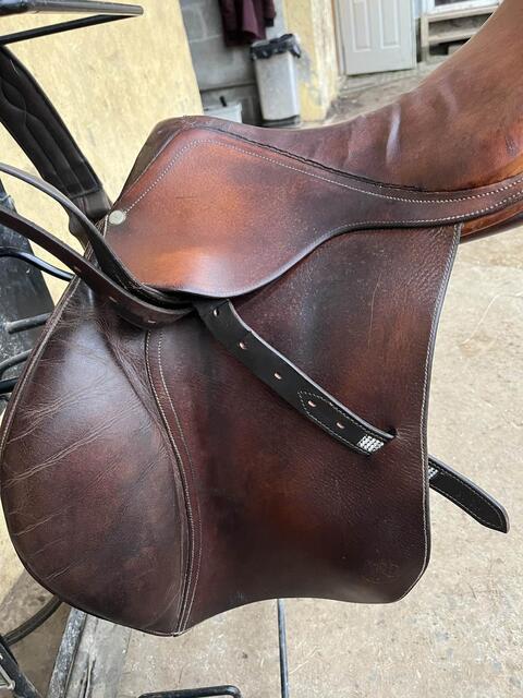 selle équipée