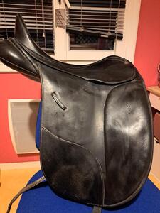 Selle de dressage