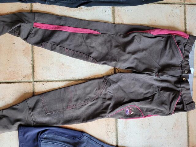 pantalon fouganza chocolat et rouge