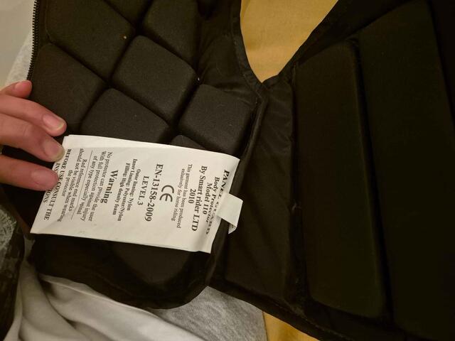 gilet de cross noir
