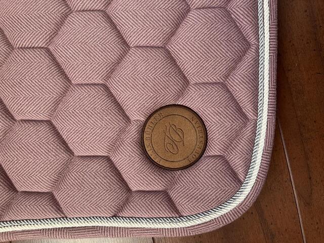 Tapis + bonnet rose clair taille poney