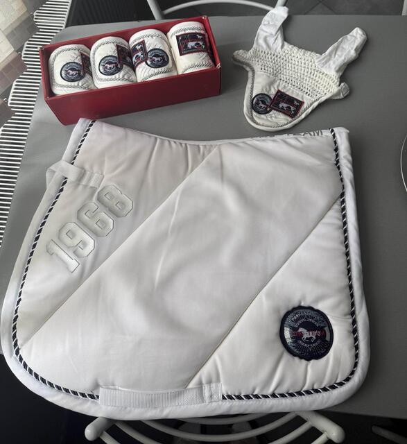 Ensemble blanc