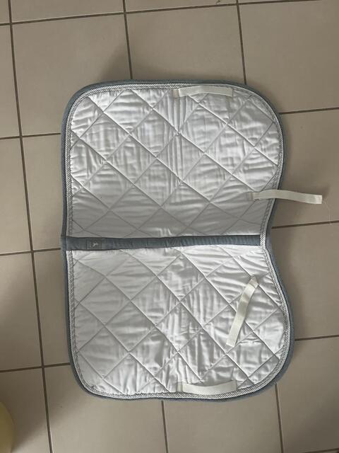 Tapis blanc