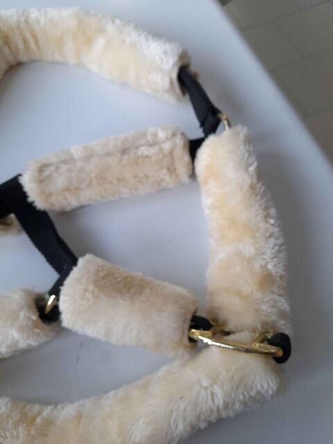 licol moumoute blanc