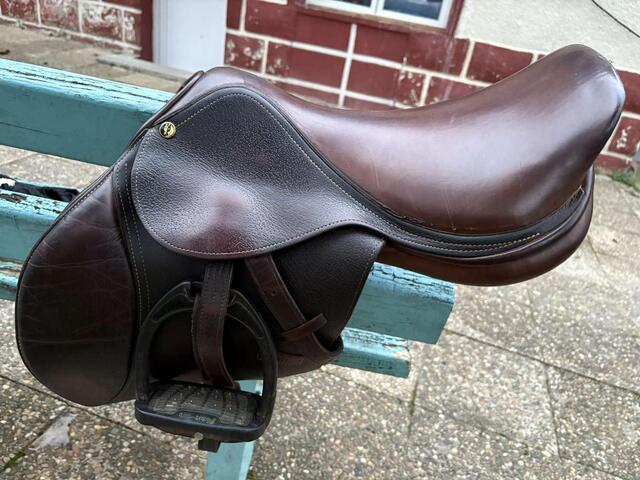 Selle childeric avec étriers flexon