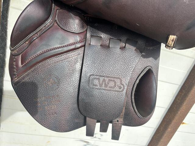 À vendre : Selle CDW 17.5" couleur chocolat - 2022