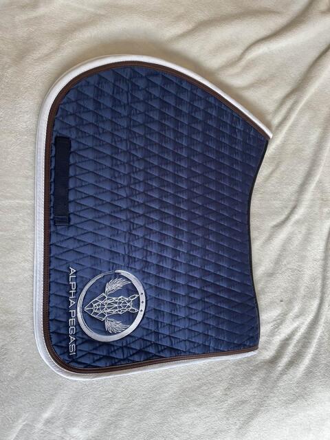 Tapis de selle neuf Alpha Pegasi