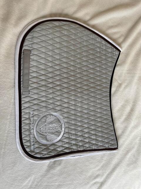 Tapis de selle neuf Alpha Pegasi