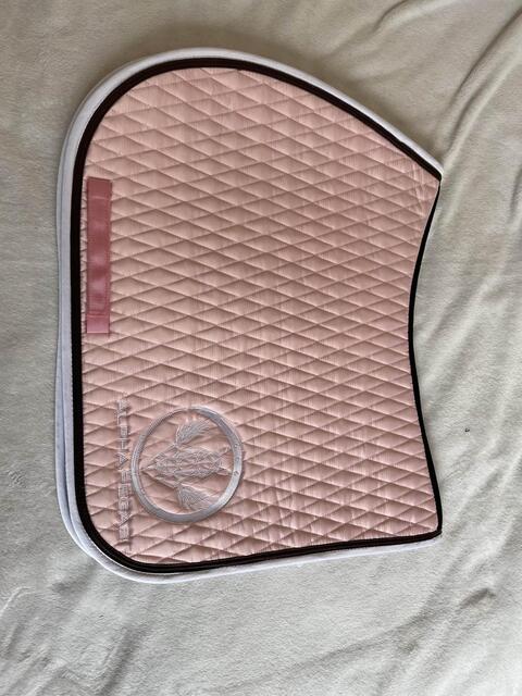 Tapis de selle neuf Alpha Pegasi
