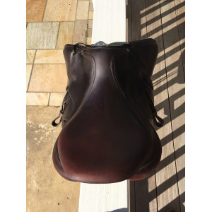 Selle Antares 2015 très bon état.