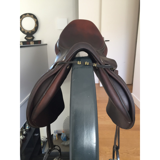 Selle Antares 2015 très bon état.