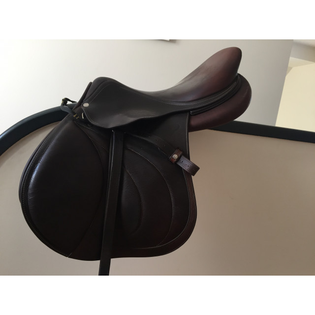 Selle Antares 2015 très bon état.