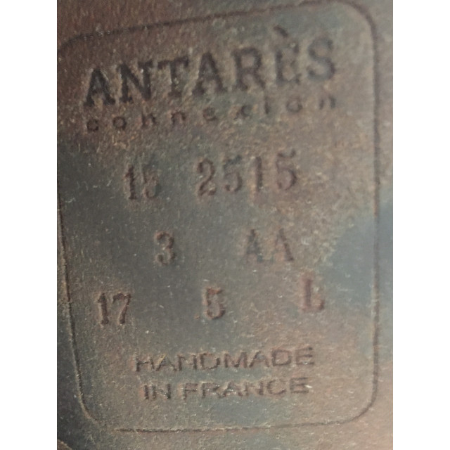 Selle Antares 2015 très bon état.