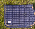 Tapis Equito bleu marine et rose gold