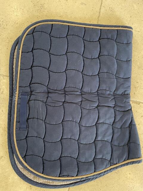 Tapis bleu marine