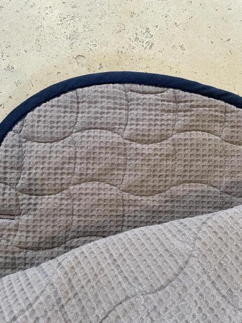 Tapis bleu marine