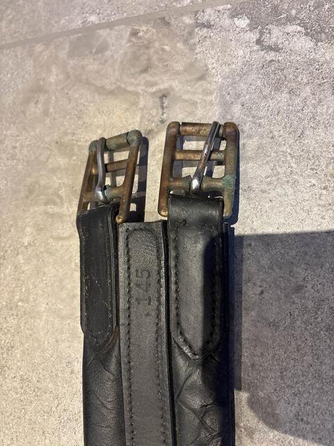 sangle cuir noir anatomique 145cm