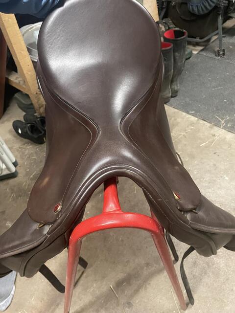 Selle de dressage Albion
