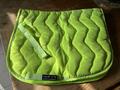 Tapis jaune fluo