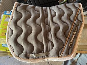 tapis paddock gris et rose gold