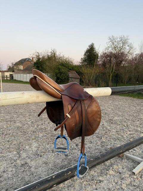 Selle GBS taille 17