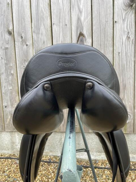 Selle de dressage