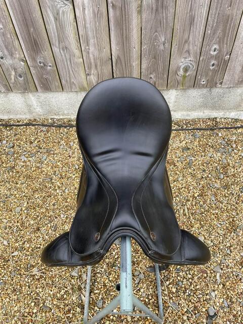 Selle de dressage