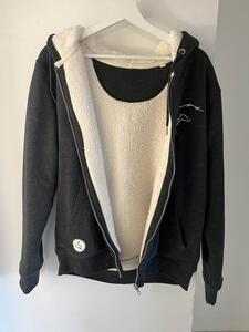 veste Kevin statut