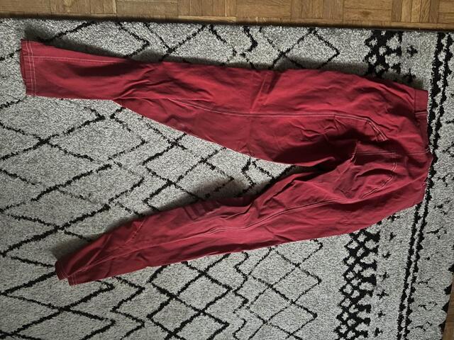 Pantalon rouge