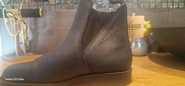 Boots neuves avec étiquette