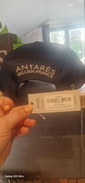 Casquettes Antares et Harcour
