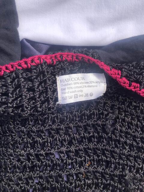bonnet harcour noir et bordeaux