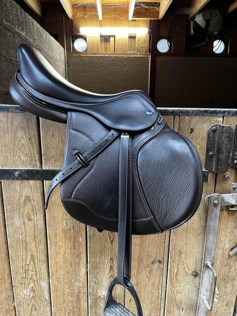 Selle Ikonic