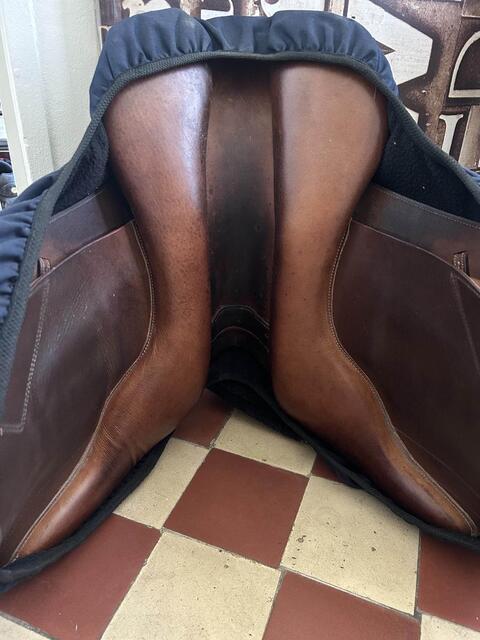 selle marron de la marque baude