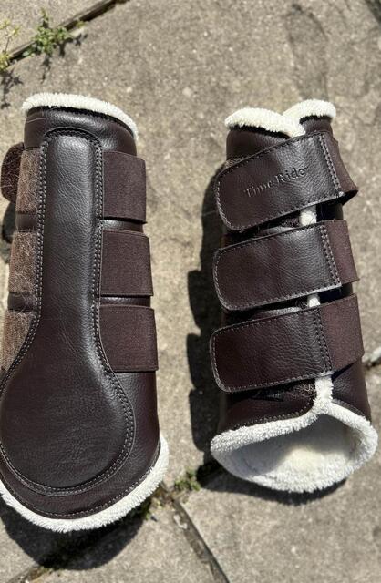 Guêtres de dressage en cuir et mouton
