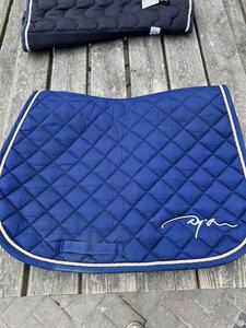 tapis et bonnet Dy’on