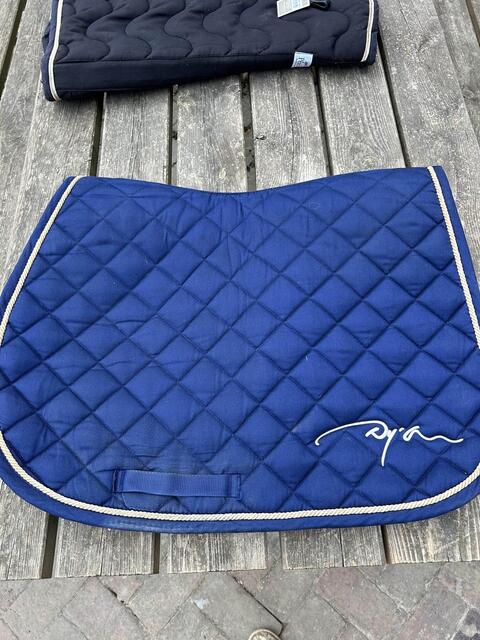 tapis et bonnet Dy’on