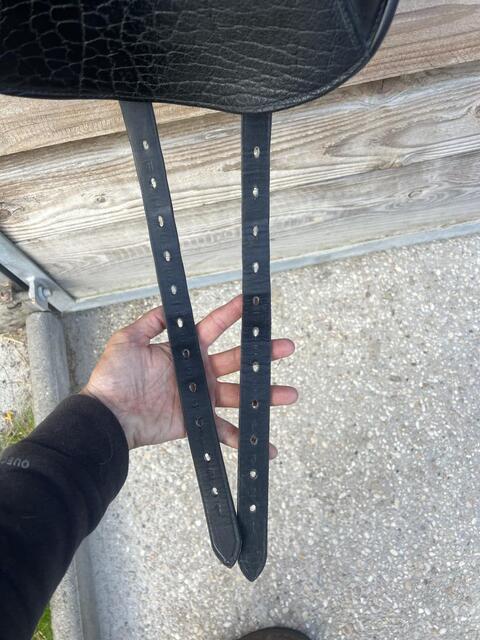 Selle de dressage Custom Saddlery 17,5