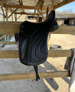 Selle de dressage