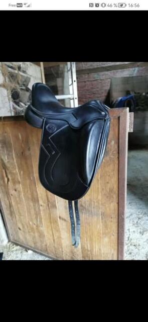 Selle dressage Antares signature 17'5