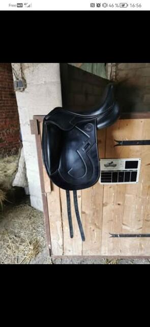 Selle dressage Antares signature 17'5