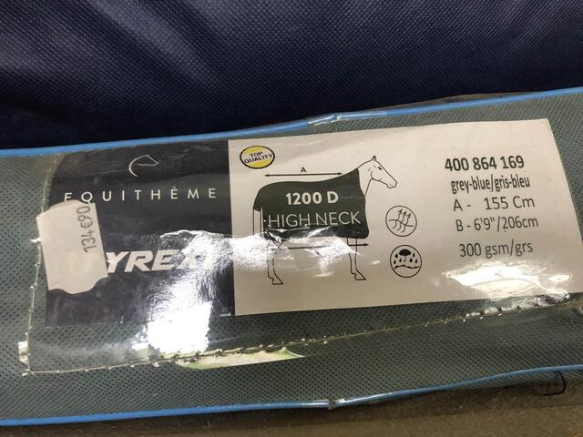 couverture extérieure neuve 300grs taille 155cm