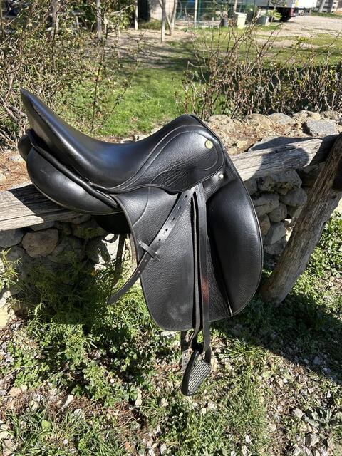 Selle de dressage