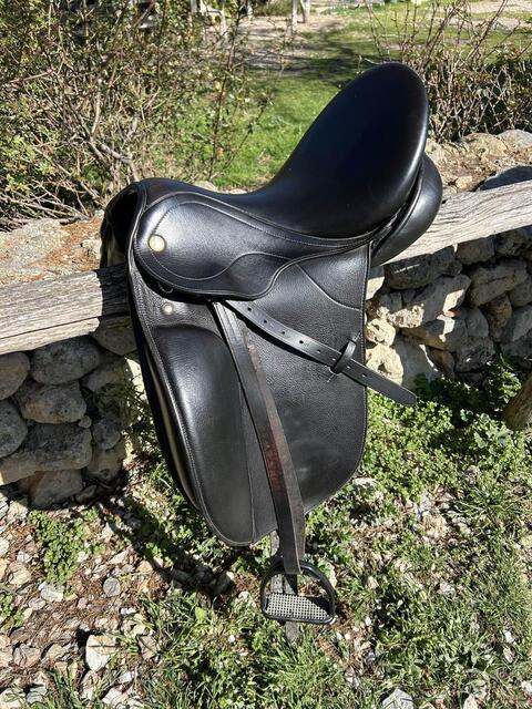 Selle de dressage