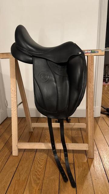 Selle de dressage Forestier