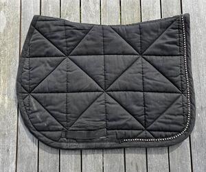 Tapis noir Fouganza