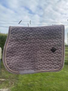 Ensemble Tapis/ Bonnet Kentucky velvet parme