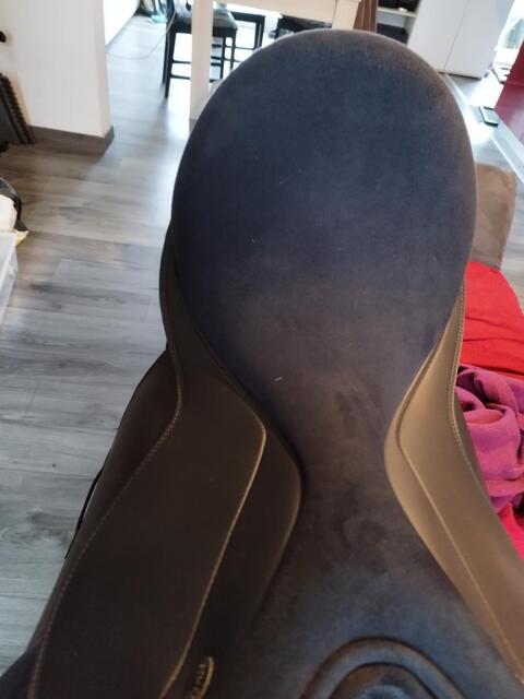 selle de dressage 17,5